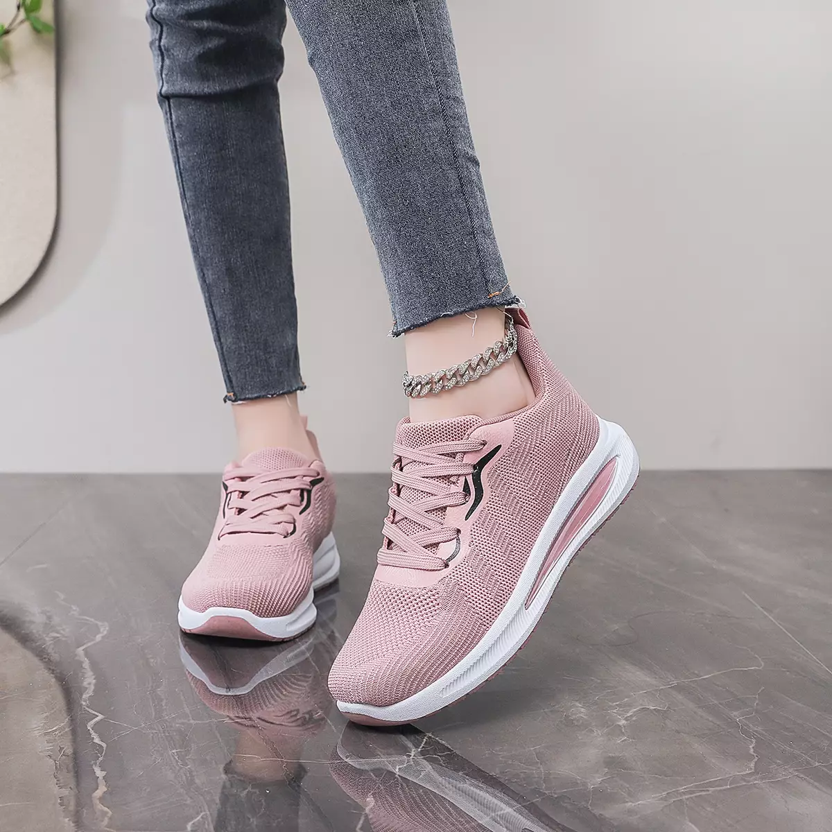Sneakers Harian Nyaman & Modis – Gaya Simpel ala Korea Look