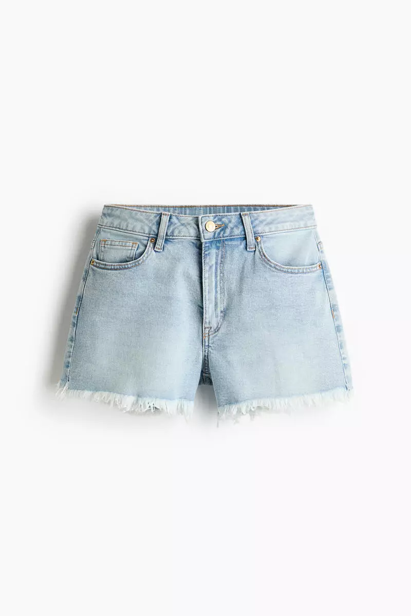 Frayed denim shorts
