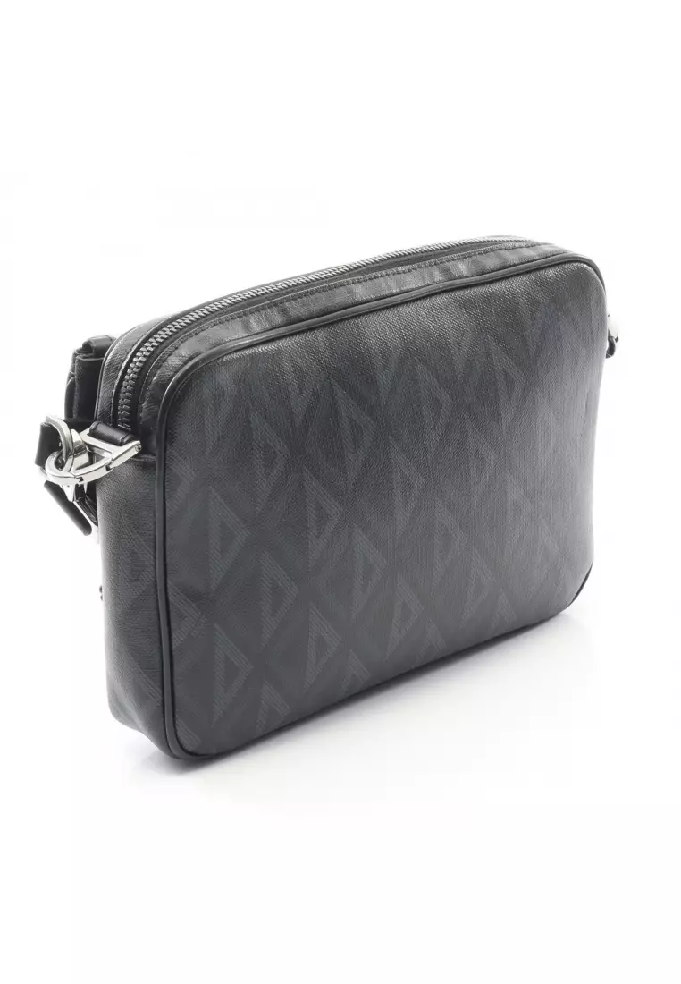 Pre-Loved Christian Dior CD Diamond Shoulder bag PVC leather black