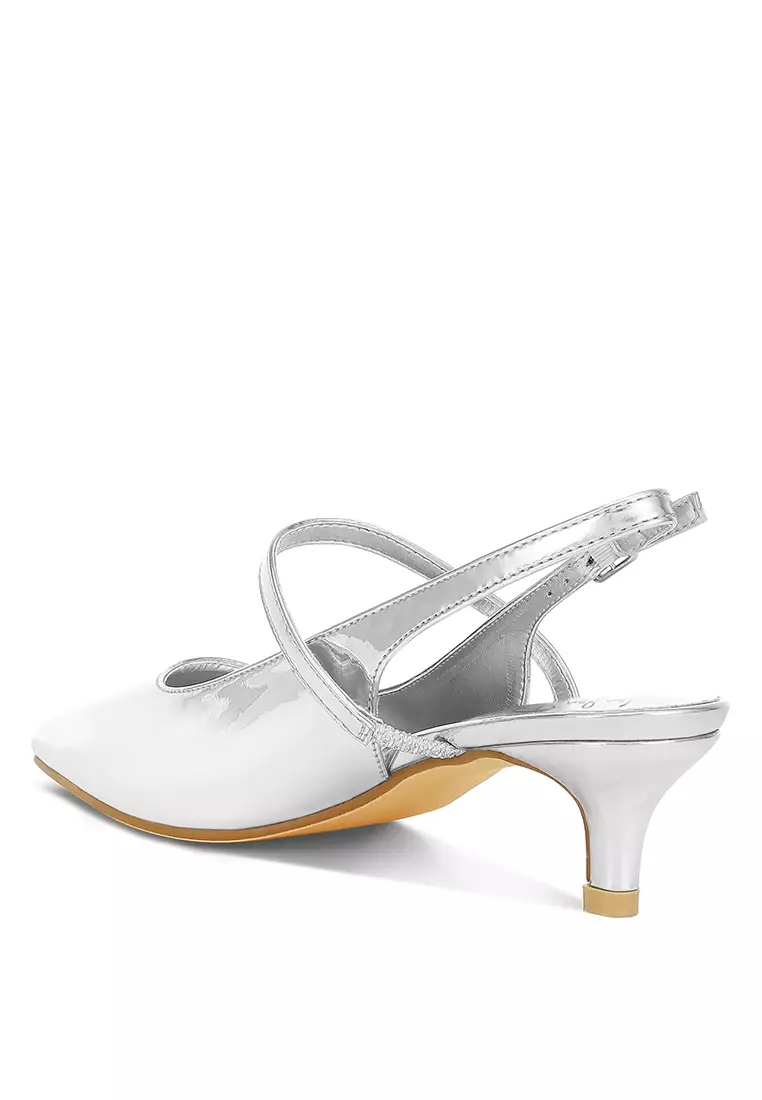 Sandal Slingback Hak Kucing dalam Warna Perak