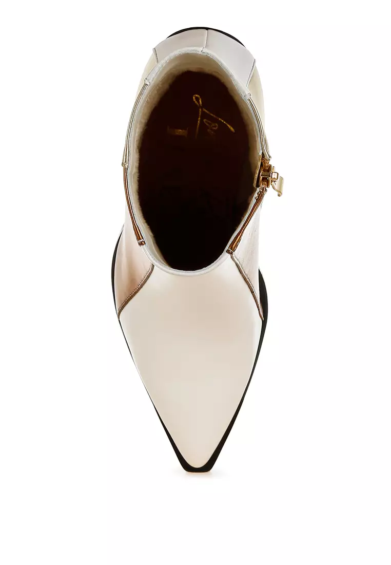 Sepatu bot hak blok tiga warna dalam warna putih pudar