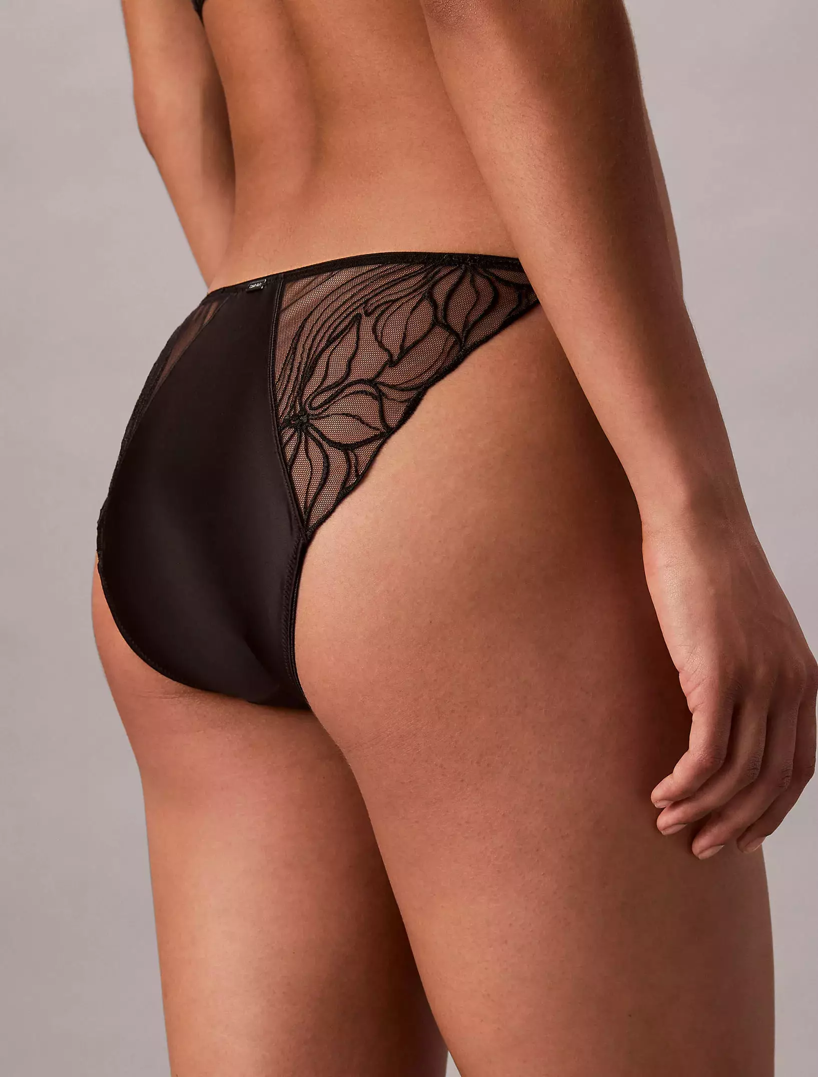 Calvin Klein Underwear - Lightly Lined Balconette Bra