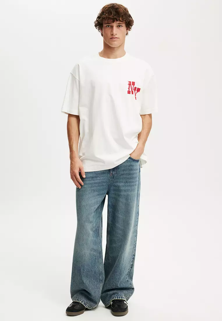 Box Fit Graphic T-Shirt