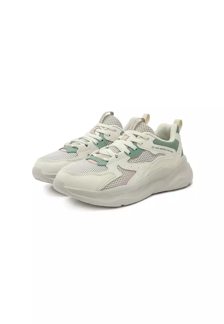 Women’s Lifestyle Shoes in Oat Milk/Sago
