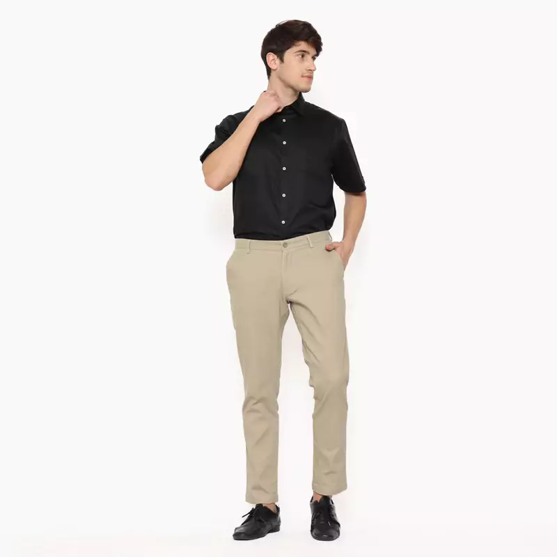 Lawell Kemeja Pria Lengan Pendek Slim Fit Warna Black – Sixt