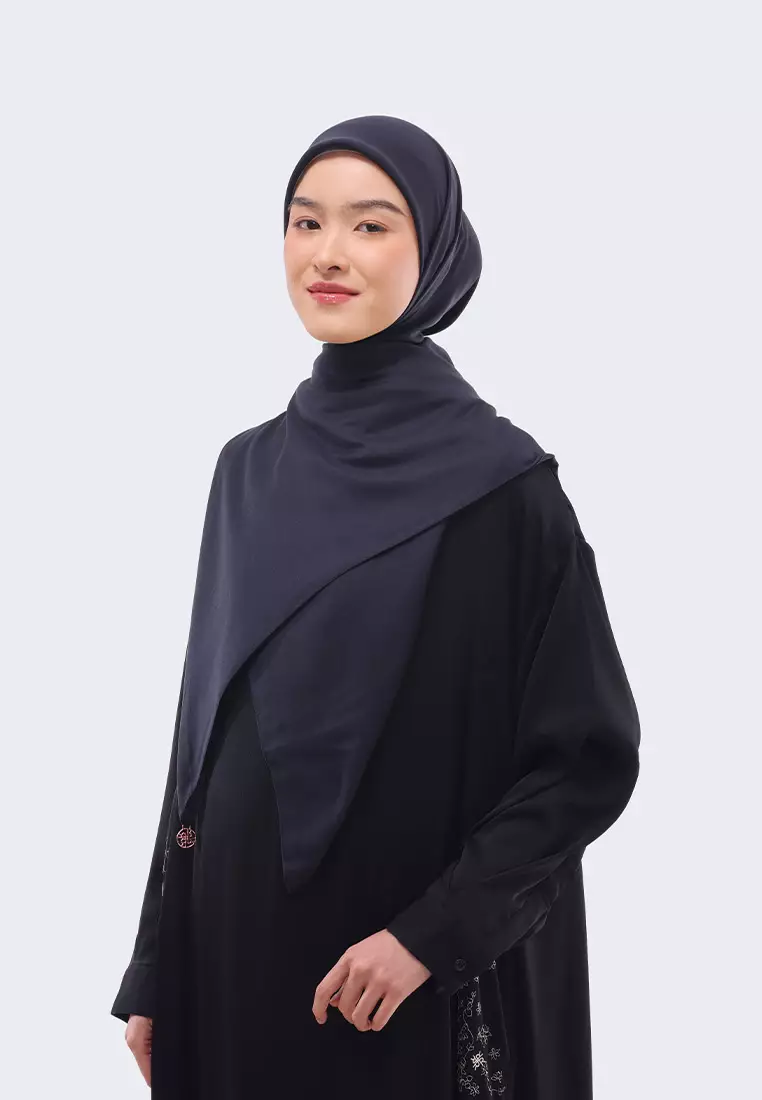 Ria Miranda Black Jeddah Syar'I Scarf