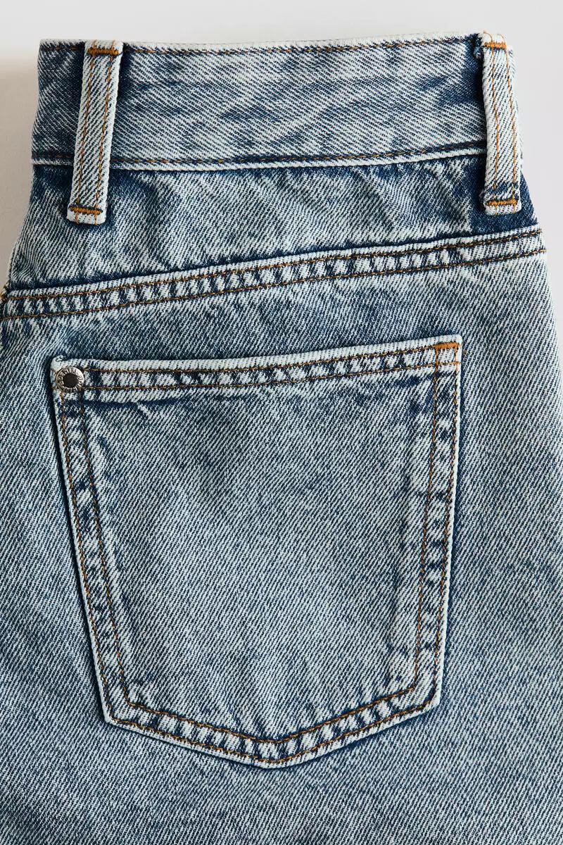 Loose-fit denim shorts