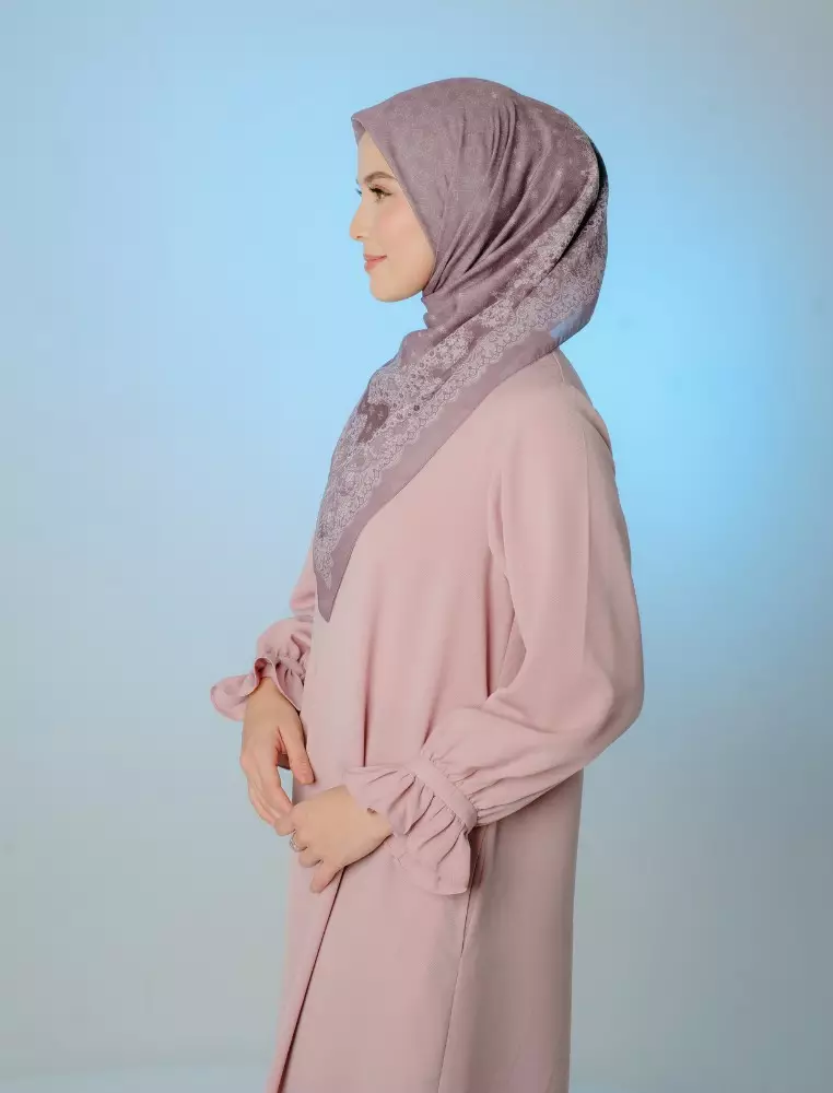 ZOLA Scarf Dark Grey - Kerudung Hijab Segiempat Motif With Pouch Ziplock - Bahan Poly Fine - Ukuran 110x110