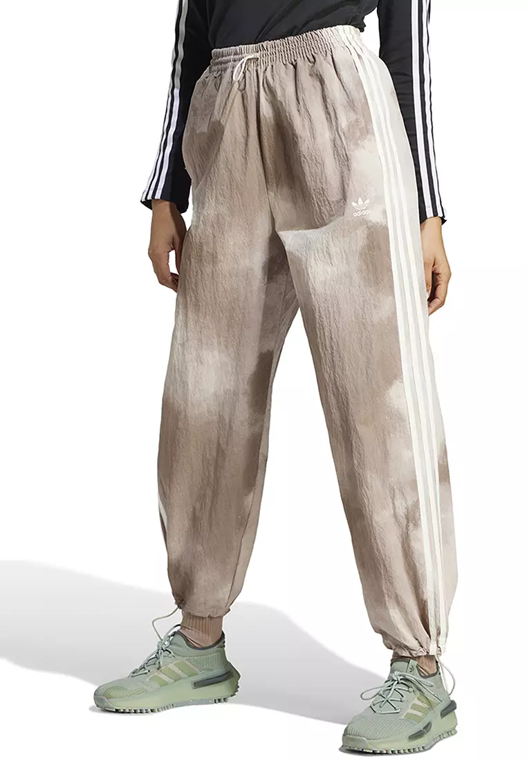 Adidas originals adibreak cuffed 2025 track pants in beige