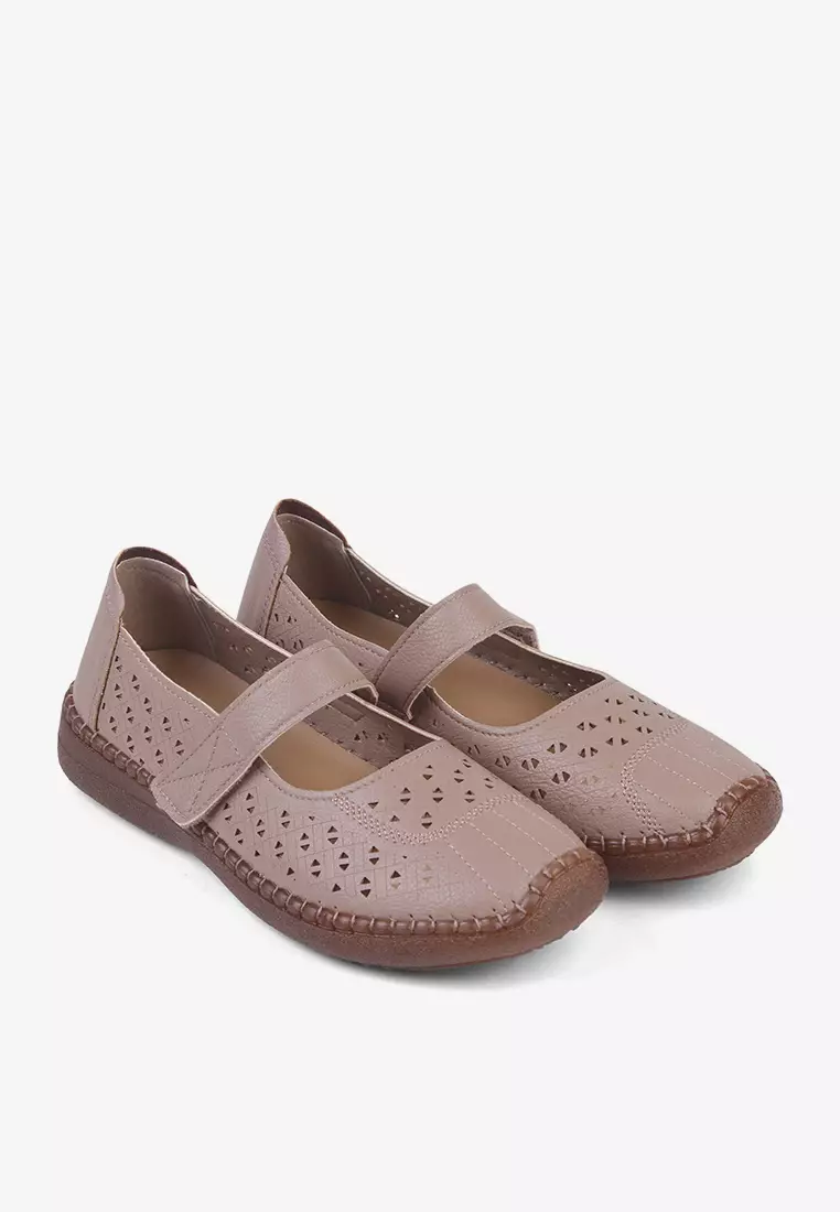 Flatshoes Wanita Mary Jane Motif Laser Cut Ringan L.Ponzu 02