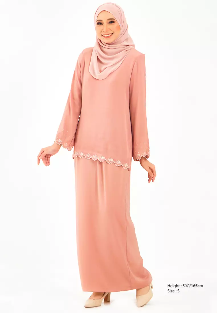 Gene Martino -Ziezie Kurung Modern