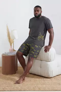 炭灰色