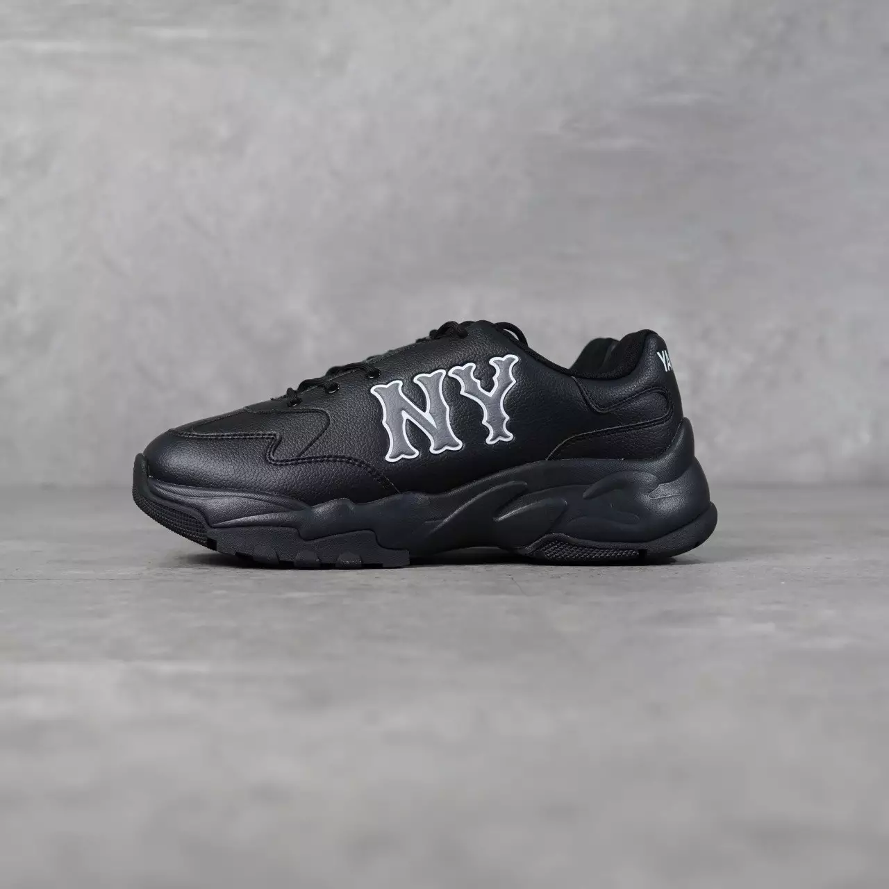 Sepatu MLB NY GREY BIGBALL CHUNKY COOPERS TOWN BLACK SNEAKER 100% ORIGINAL
