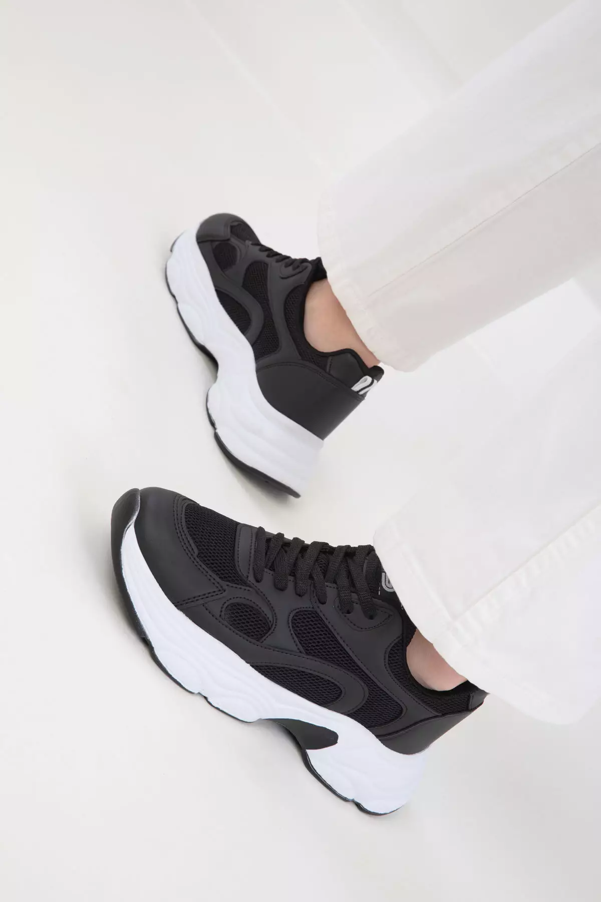 Black Women's Sneaker 20566