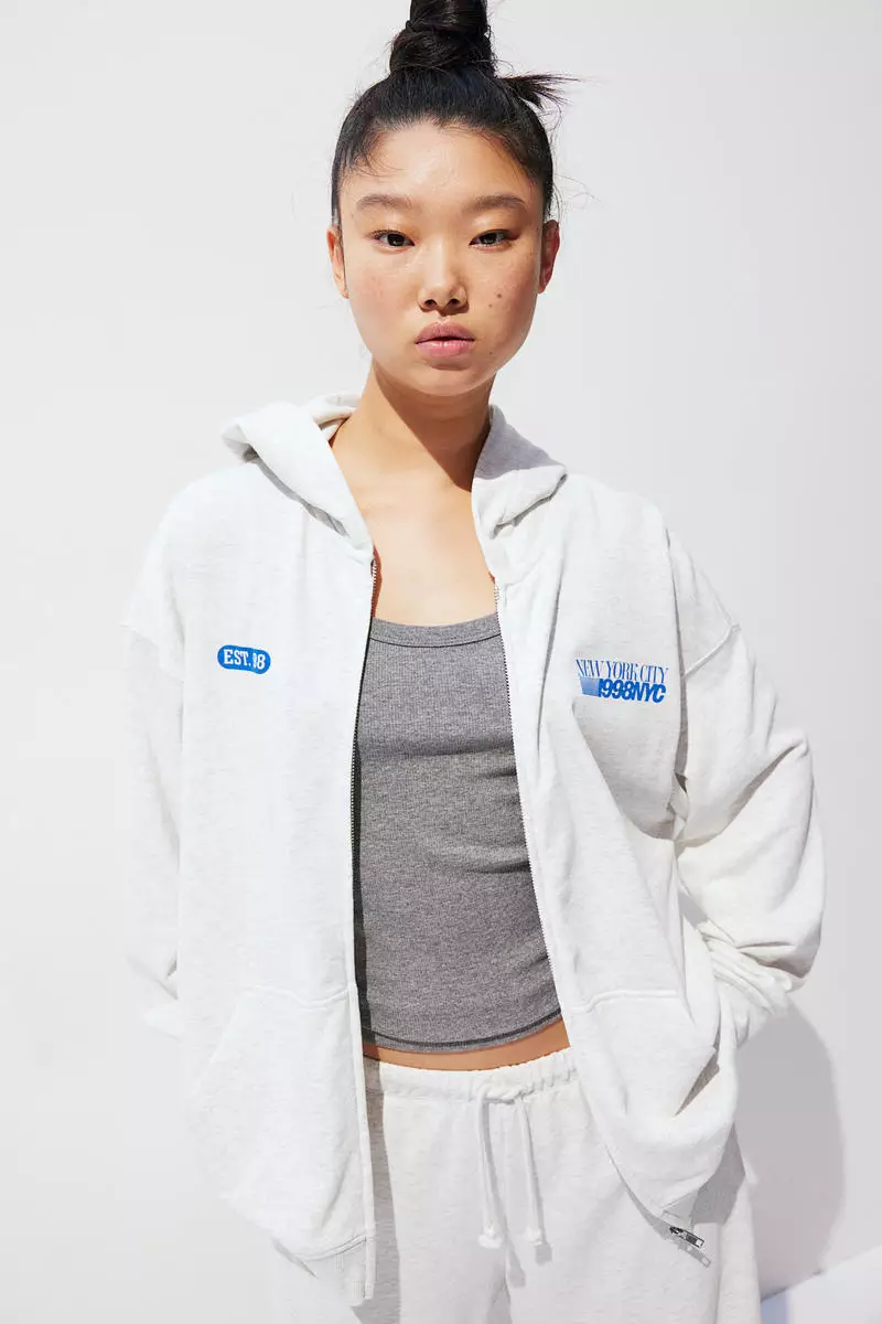 Wide motif-detail joggers