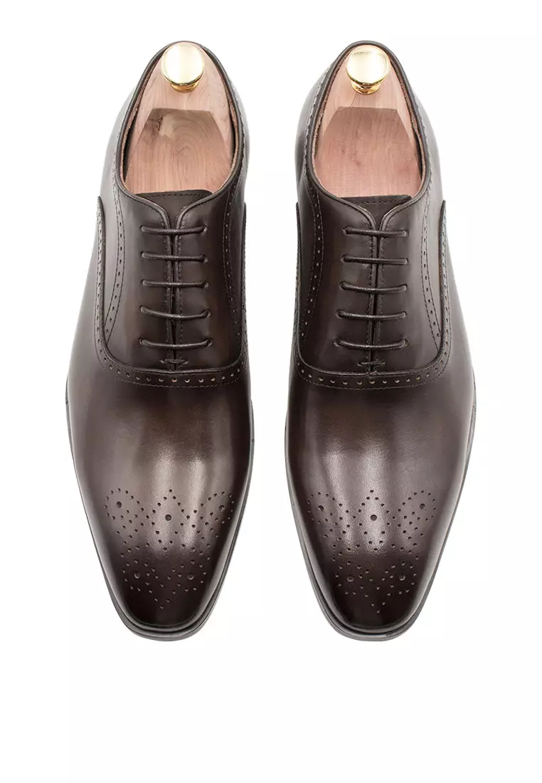 Mendoza Medallion Walnut Oxford