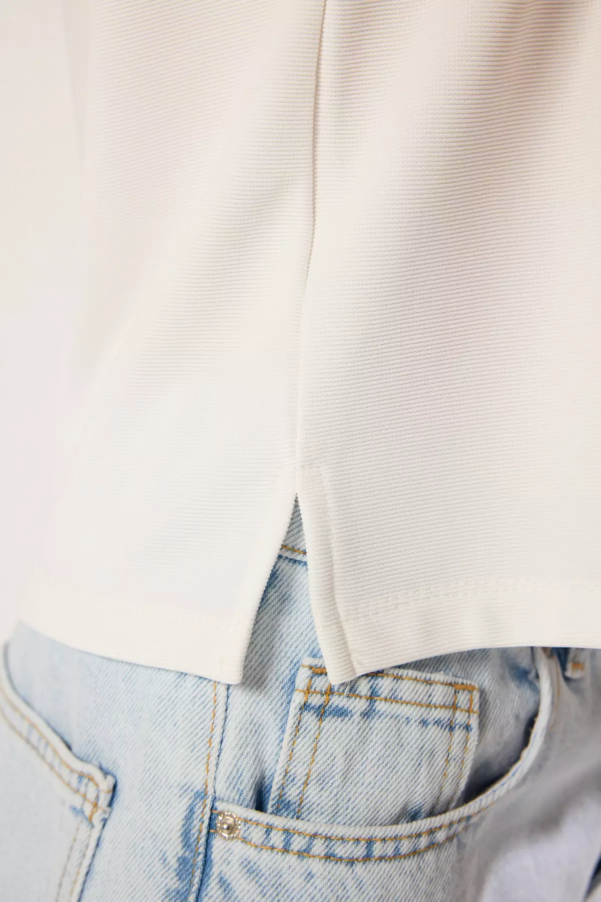 Ecru Snap Polo Collar Sleveless Regular Knitted Blouse