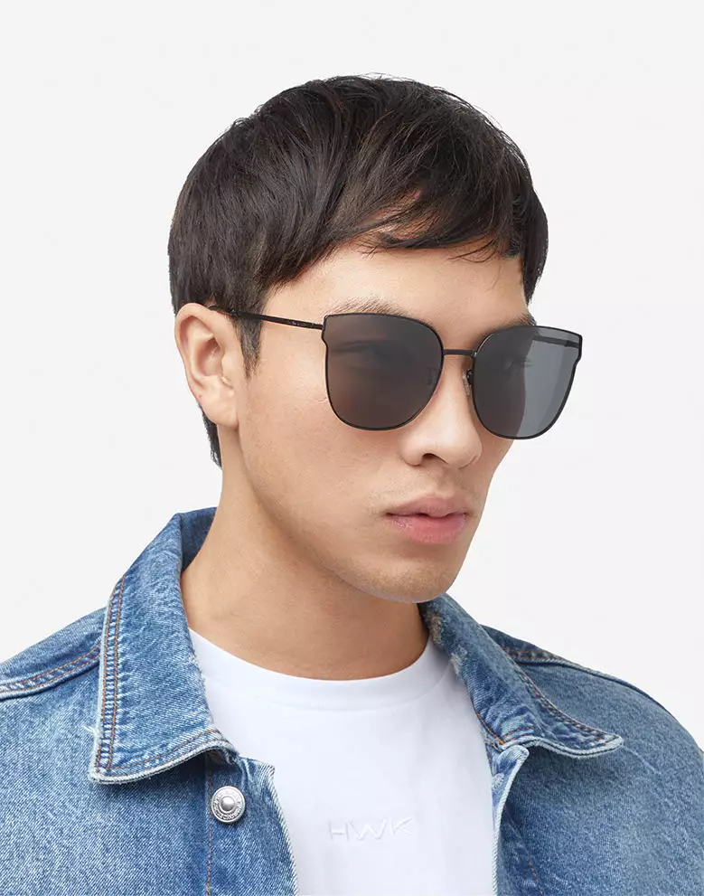 HAWKERS POLARIZED Black SHOWDOWN XL ASIAN FIT Sunglasses for Men and Women. Official Product Designed in Spain