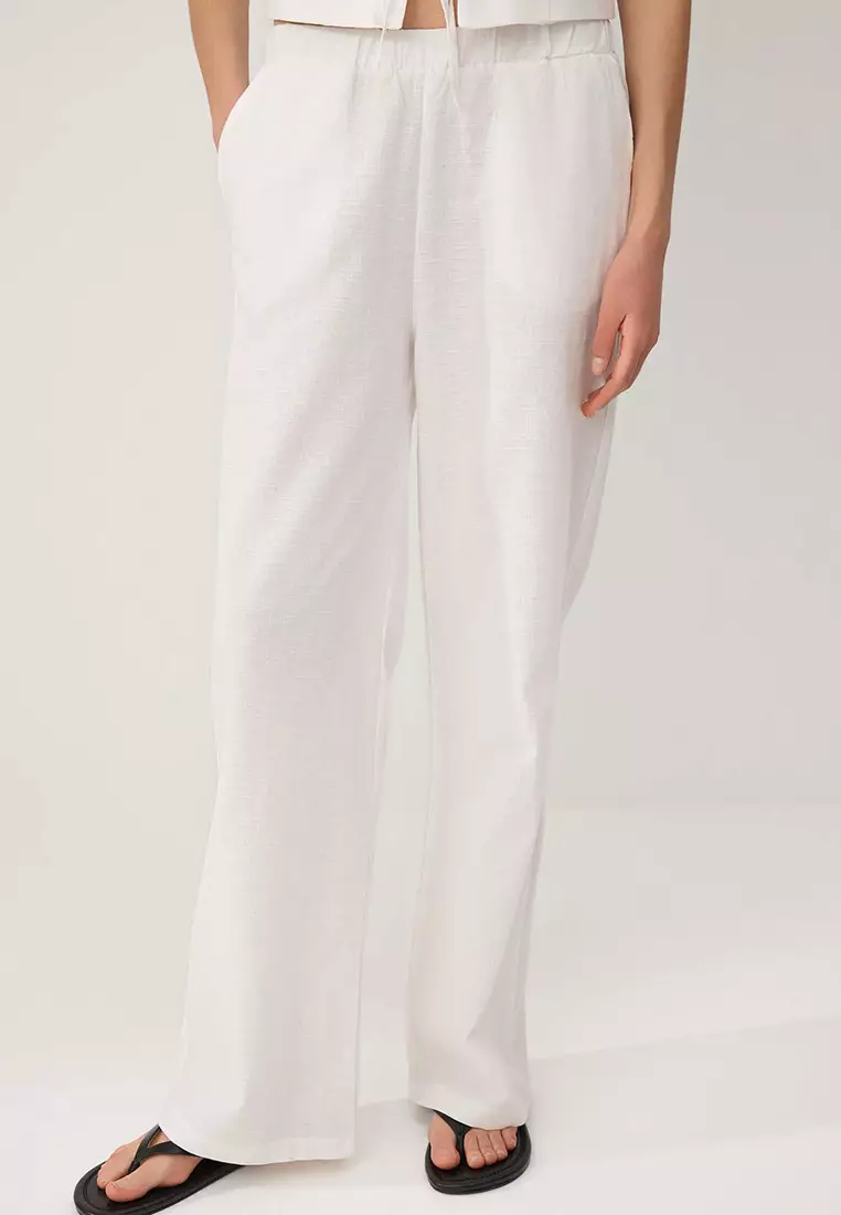 White Woven Top & Bottom Set Twoss25Au34
