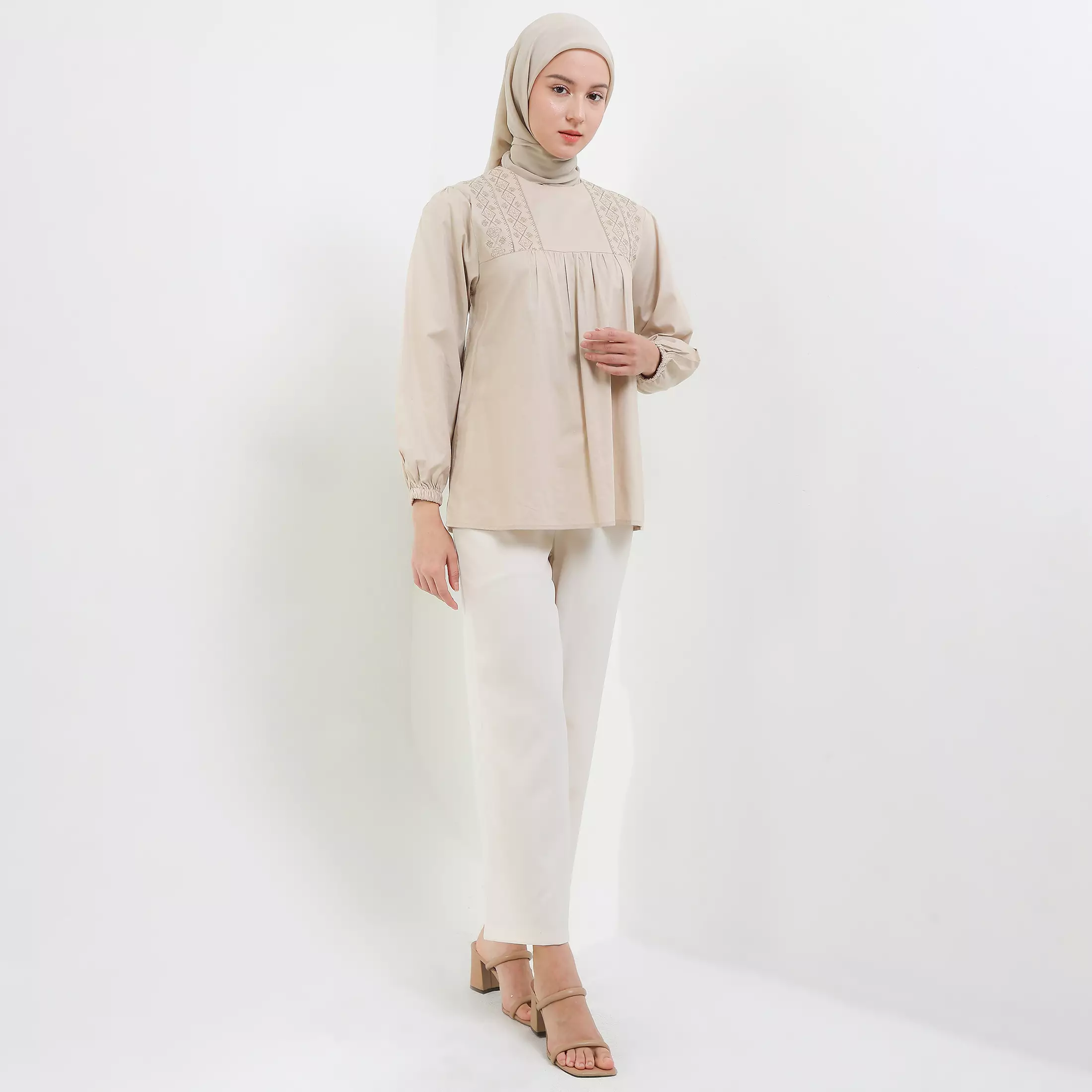 MFMW Mejoa Atasan Blouse Cream