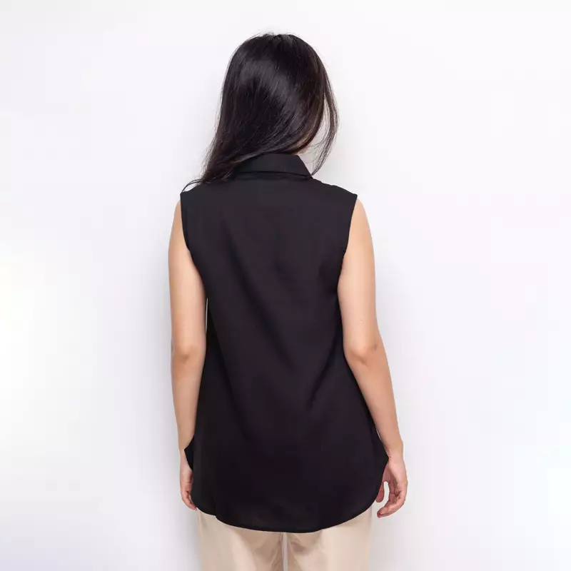 Kati Blouse In Black w/ Black Lace Print