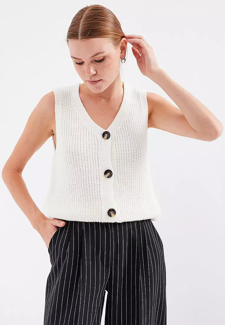 Buttoned Short Knitwear Vest Ecru