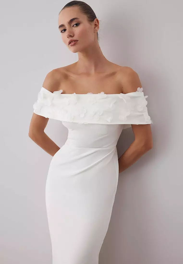 White Carmen Collar Flower Applique Detailed Woven Lined Evening Night Graduation Dress Tprss25Ae00107