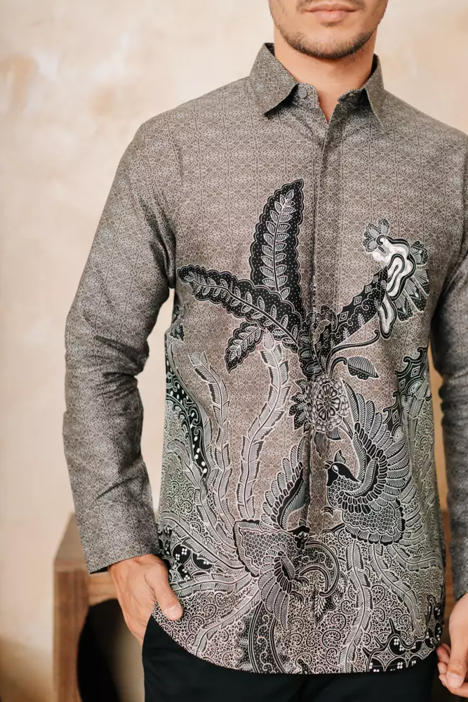Sasmaya Grey Kemeja Batik Pria Slim Fit Katun