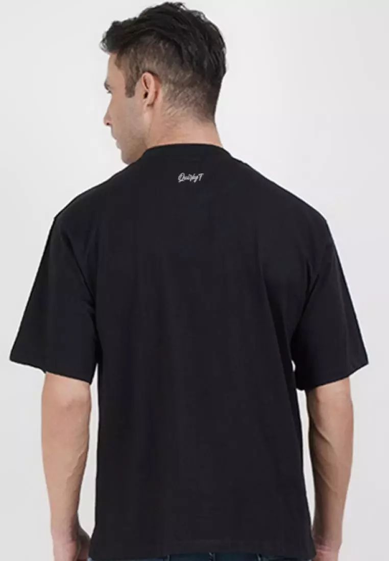 超大 Next level of Travel 黑色棉质短袖常规版型 T 恤