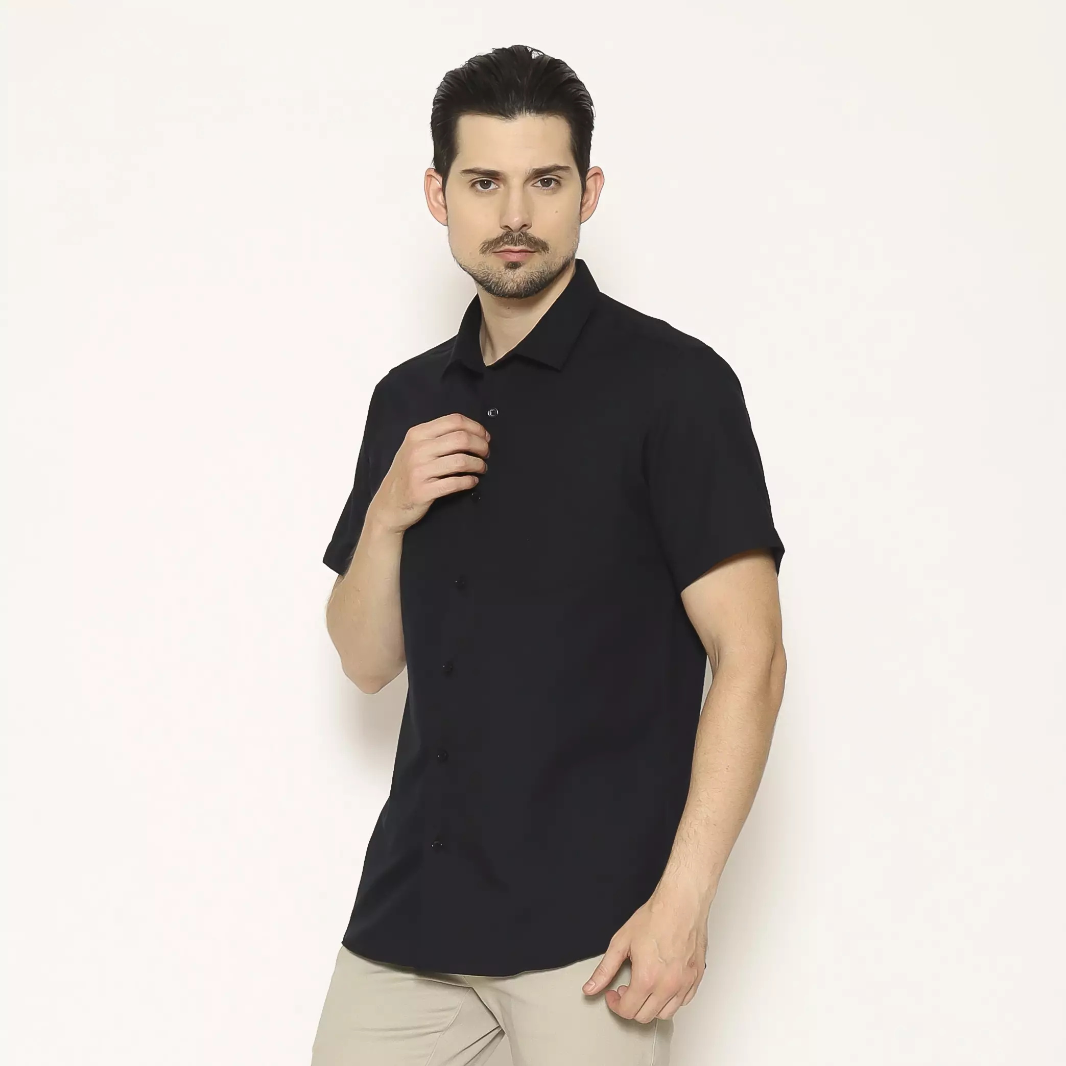 MAGINOT Kemeja Pria Basic Polos Lengan Pendek BLACK