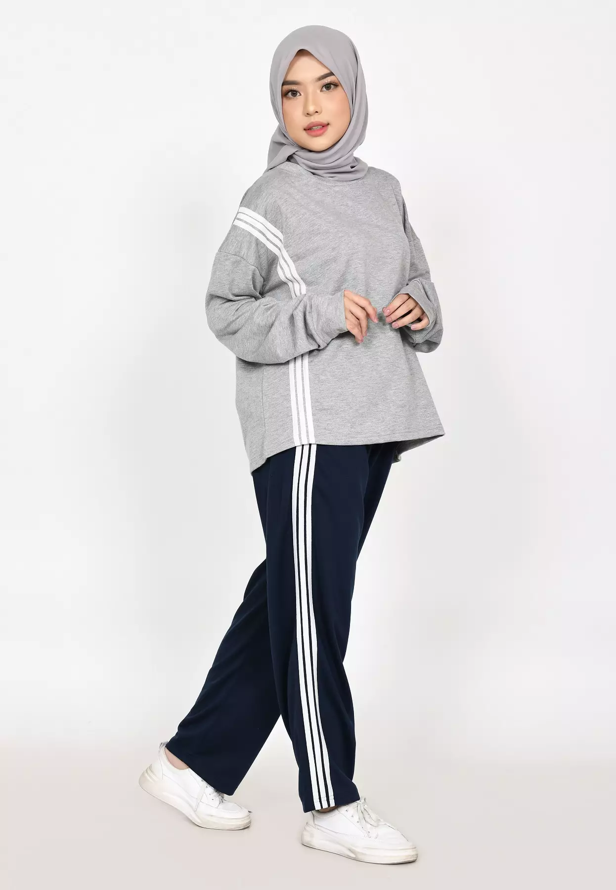 Setelan Training Alena 2