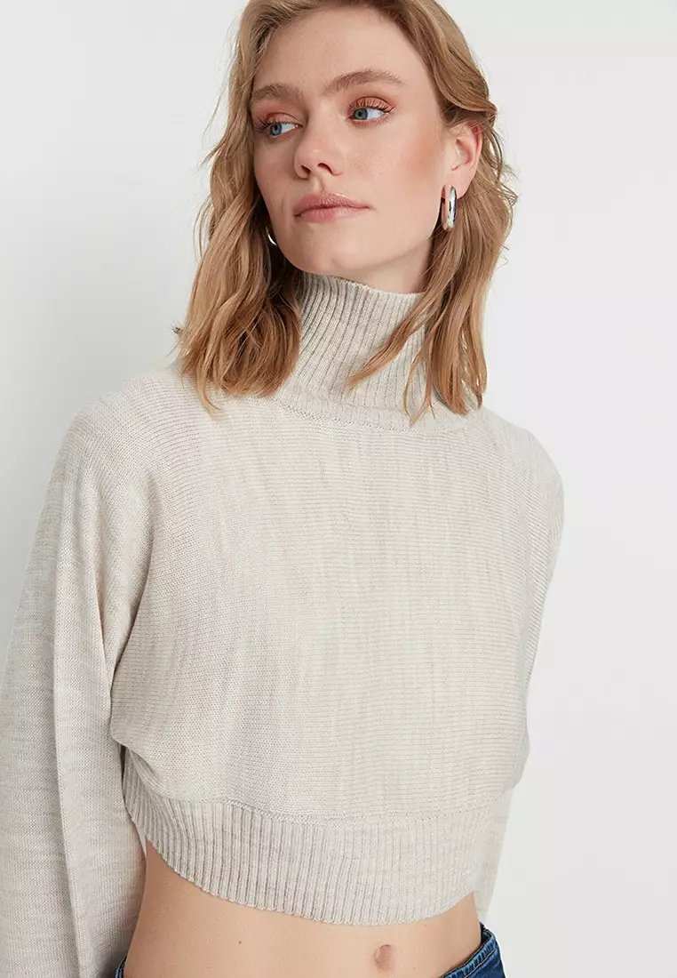 White cropped clearance turtleneck sweater