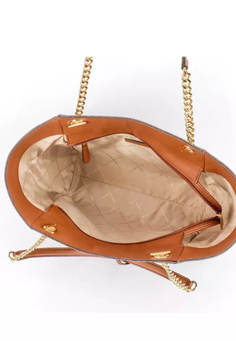 Jet Set Travel Large Chain Shoulder Bag In Signature - Vanilla