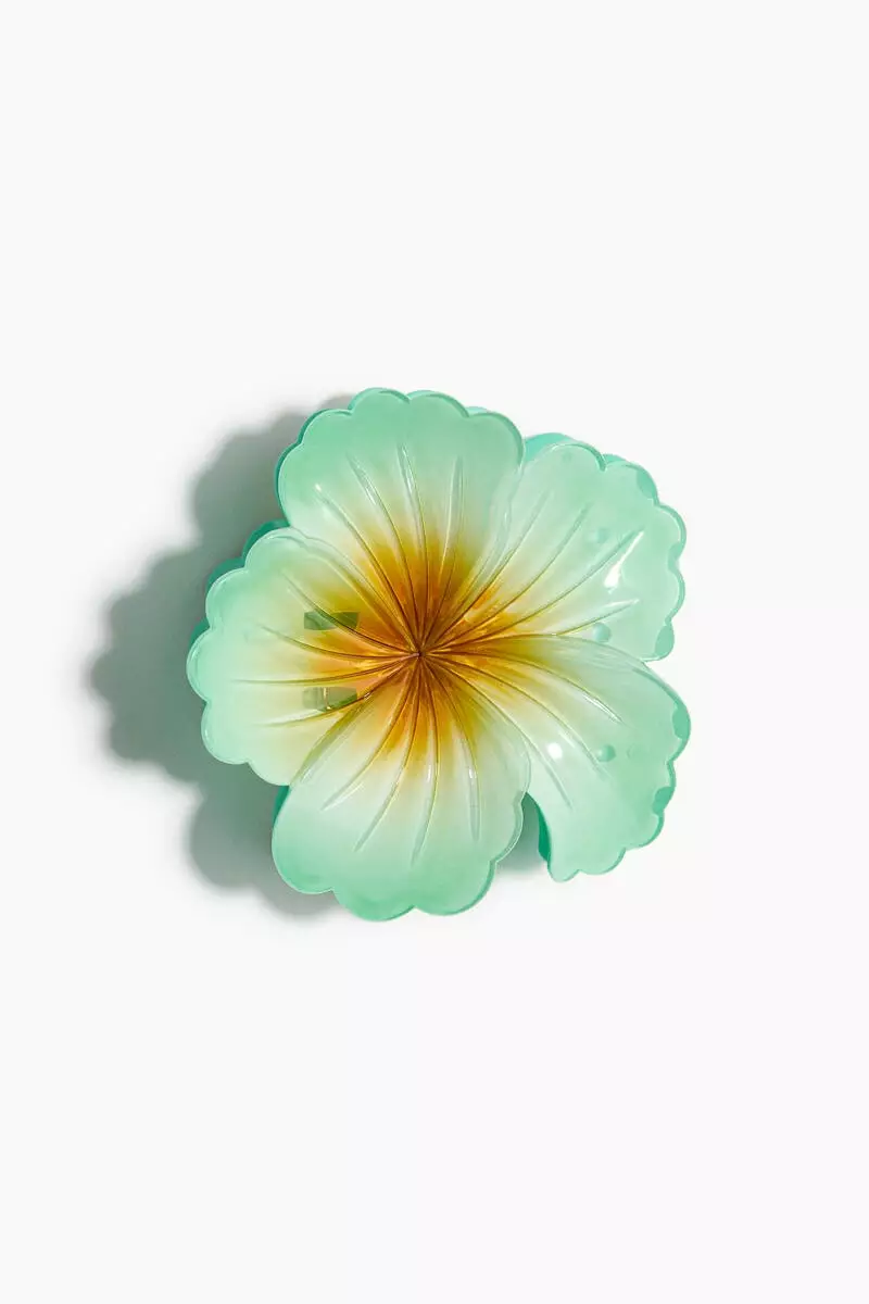 Flower-shaped hair claw