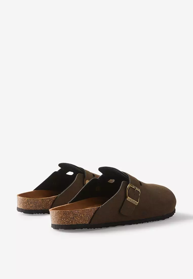 Closed Toe Buckle Slides