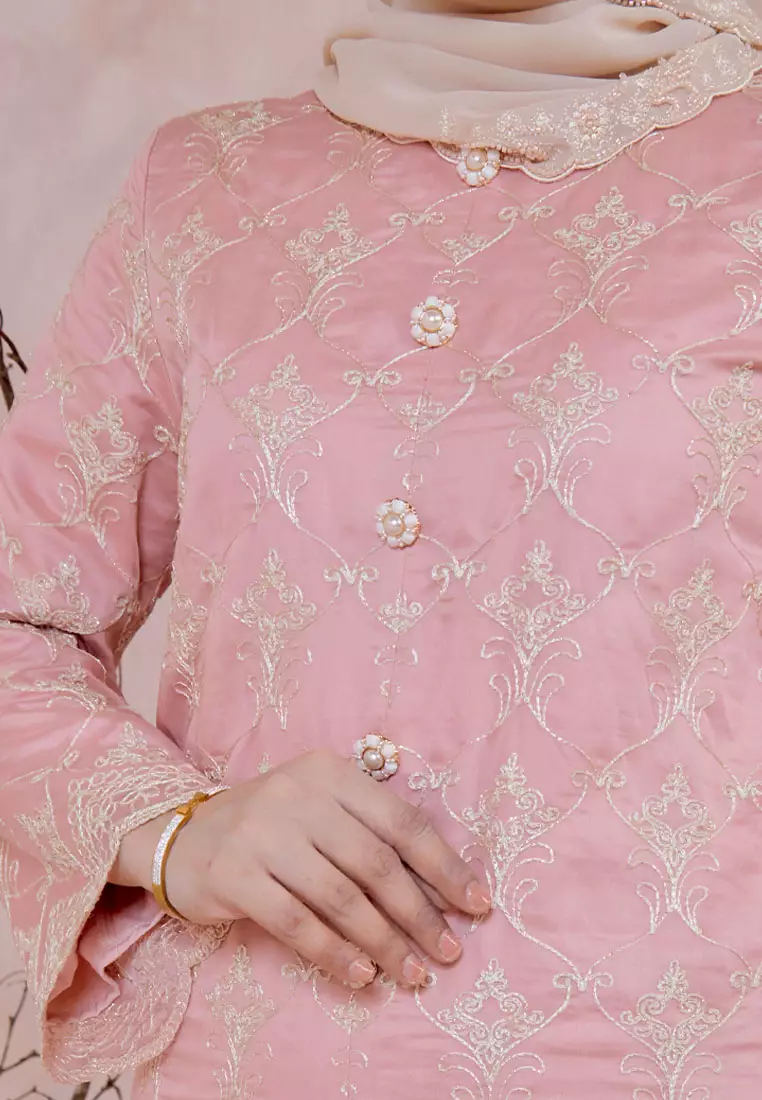 Permata Luxe Embroidery Long Kebaya with Kipas Belakang Skirt