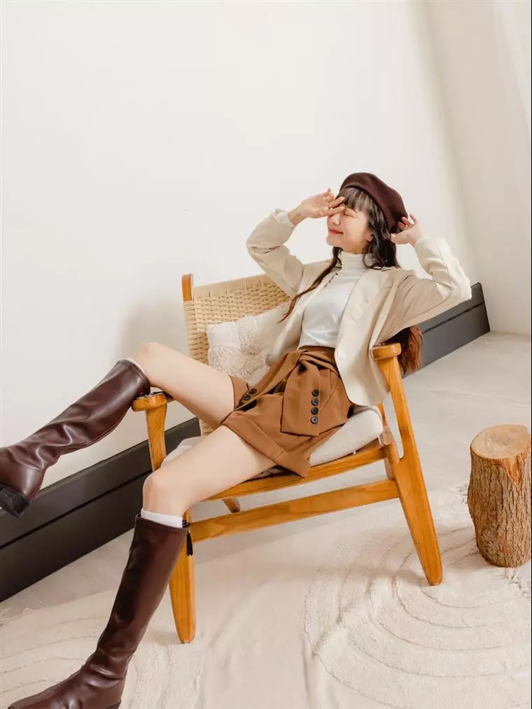 Buttoned Belted A-Line Folded Shorts [BA7025]