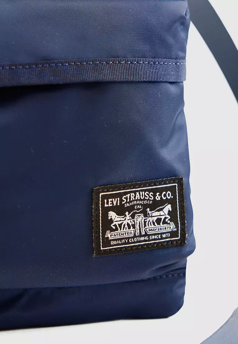 Levi's® Men's Mission Bay Crossbody Pouch (005CU-0000)