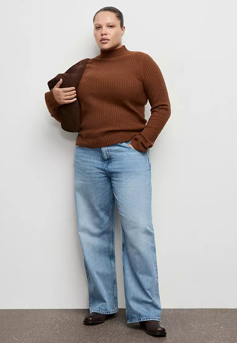 Straight Low-Waist Jeans