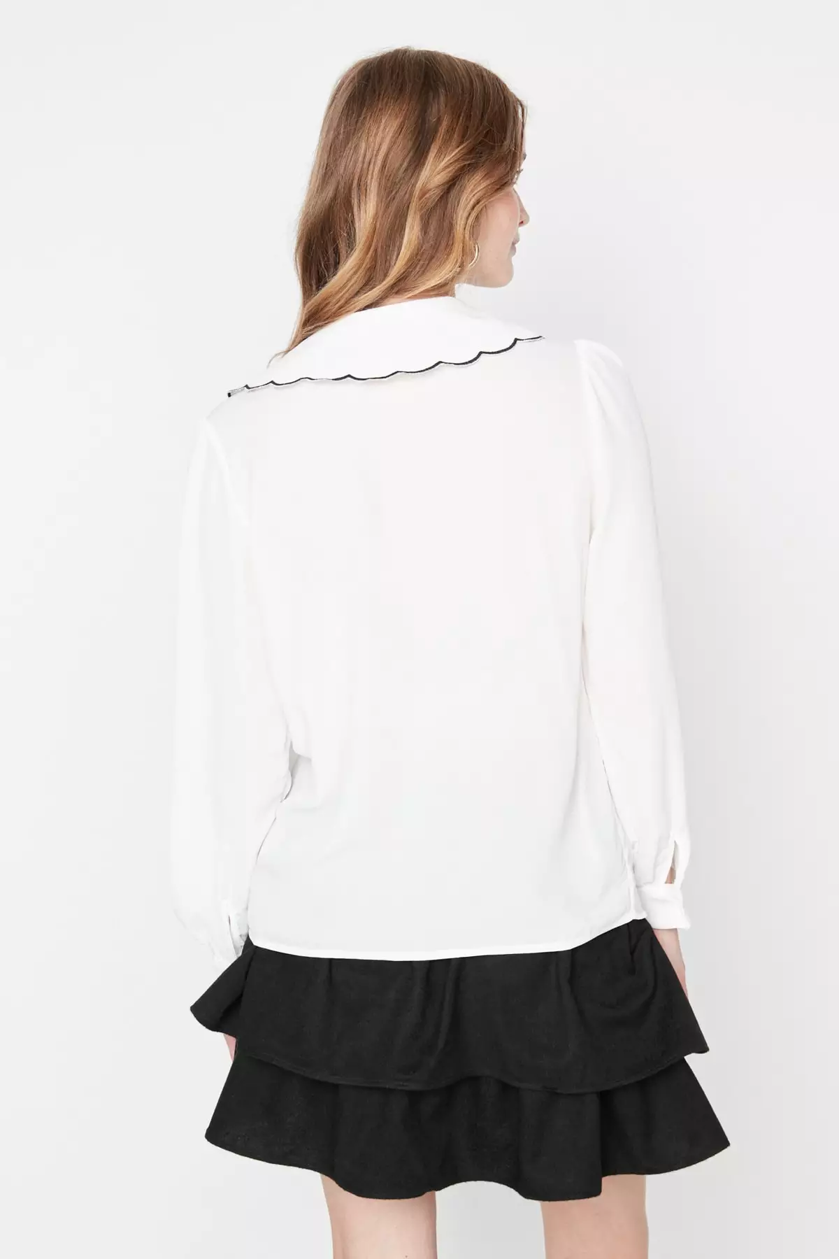 Scallop Trim Long Sleeves Blouse
