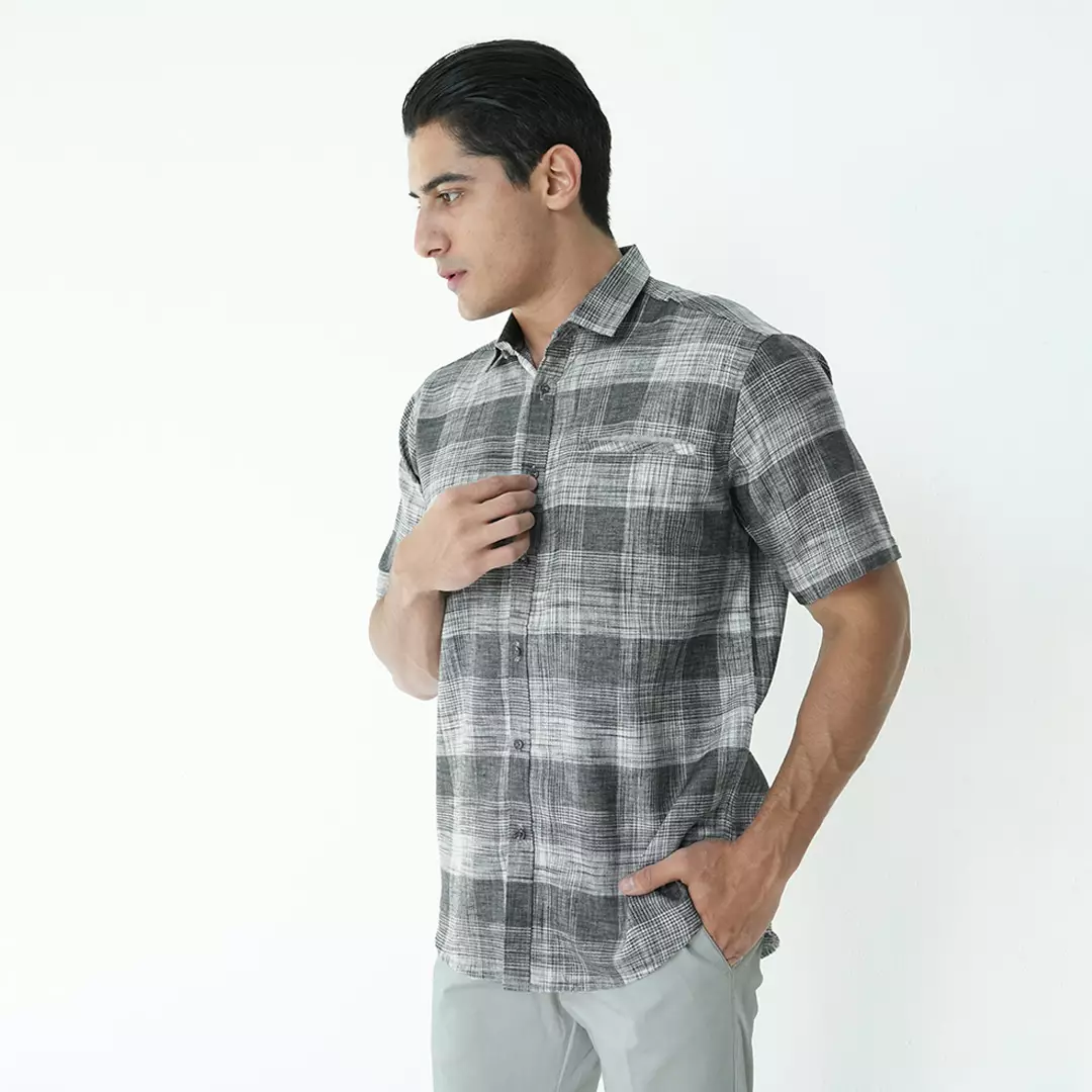 Casella Kemeja Chicago Pria Lengan Pendek Exclusive Motif Kotak 2336 Grey