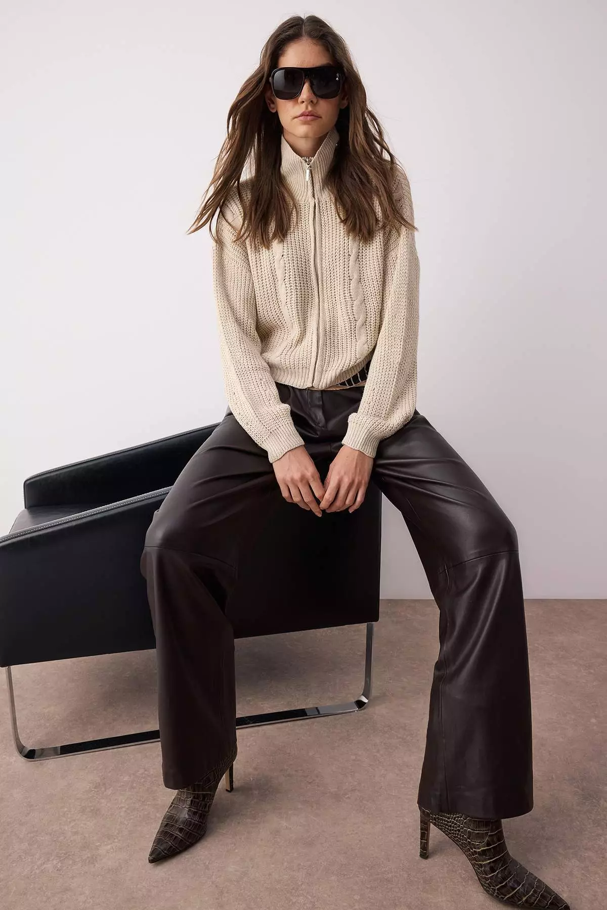 Stone Crop/Short Straight Stand Collar Knitwear Cardigan