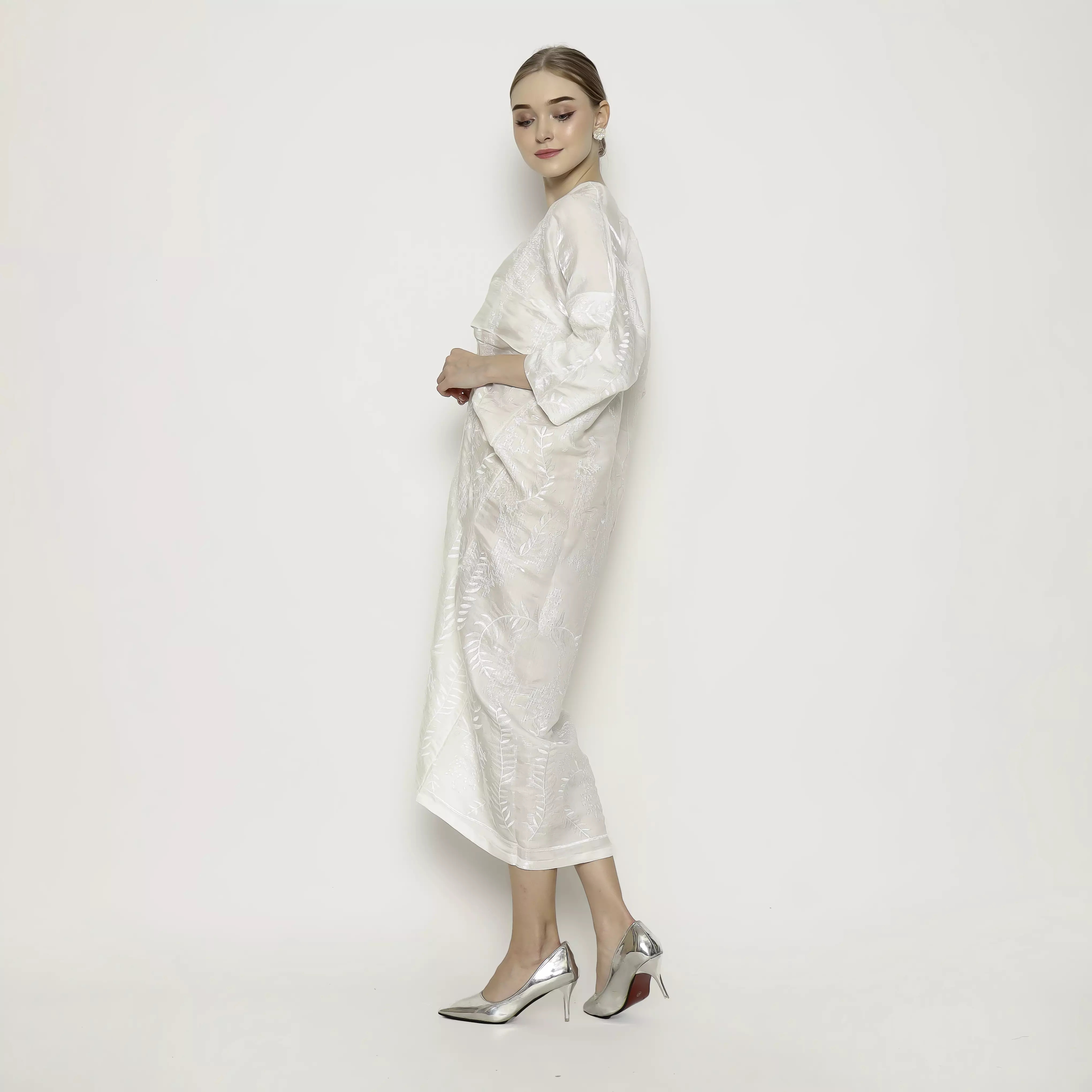 Rinjanie Batik - Kaftan Raya - Kaftan Modern Remaja - Kaftan Bordir Premium - Kaftan Putih - Kaftan Lebaran 2025