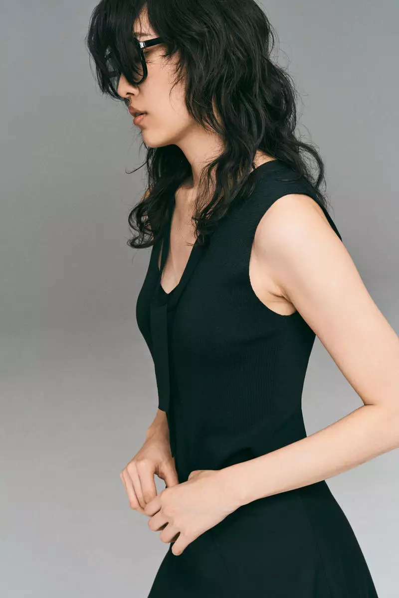 Fine-knit tie-detail top