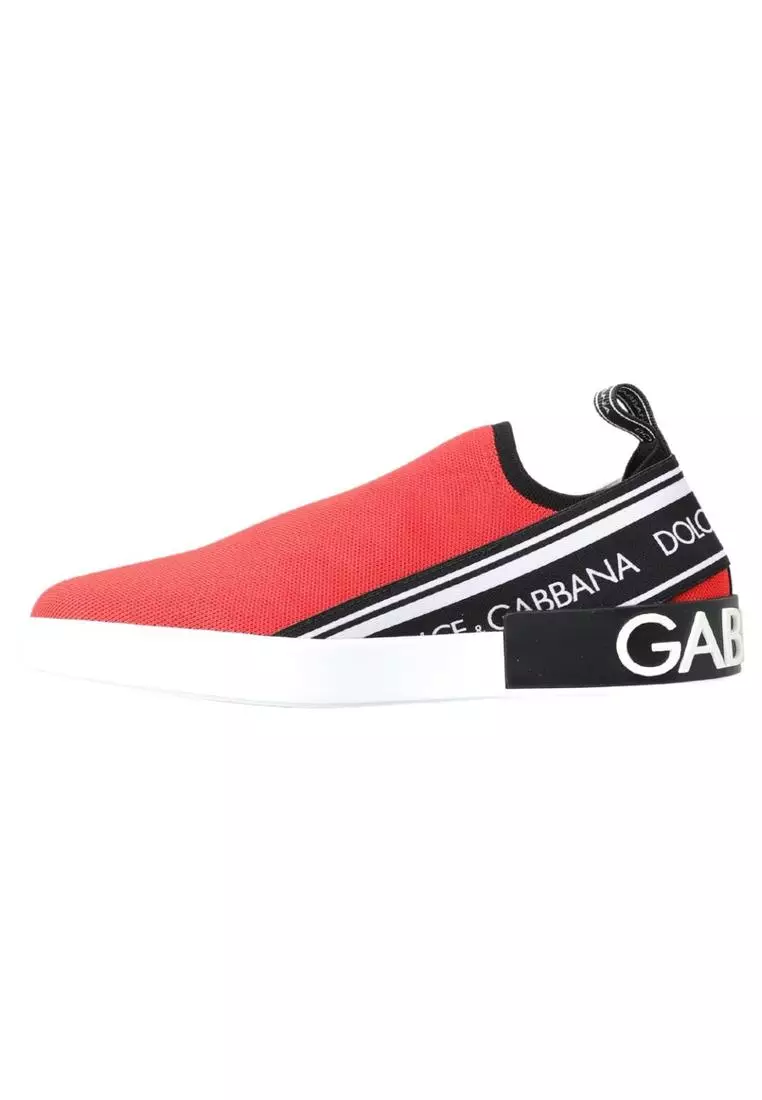 Red hot sale flat sneakers