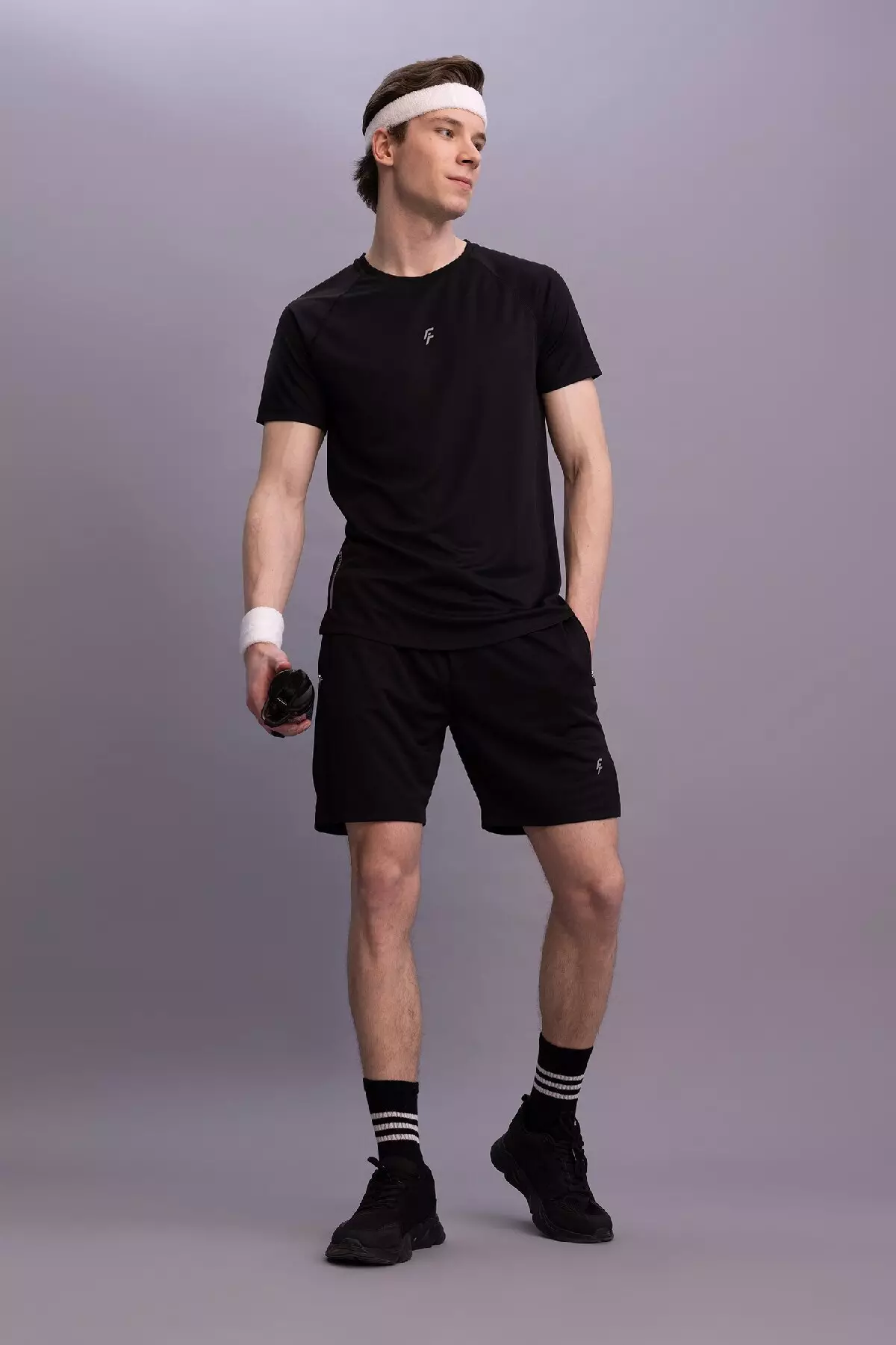 Black Slim Fit Sports Shorts with Zipper and Pocket, Quick Drying V3030Az23Sp