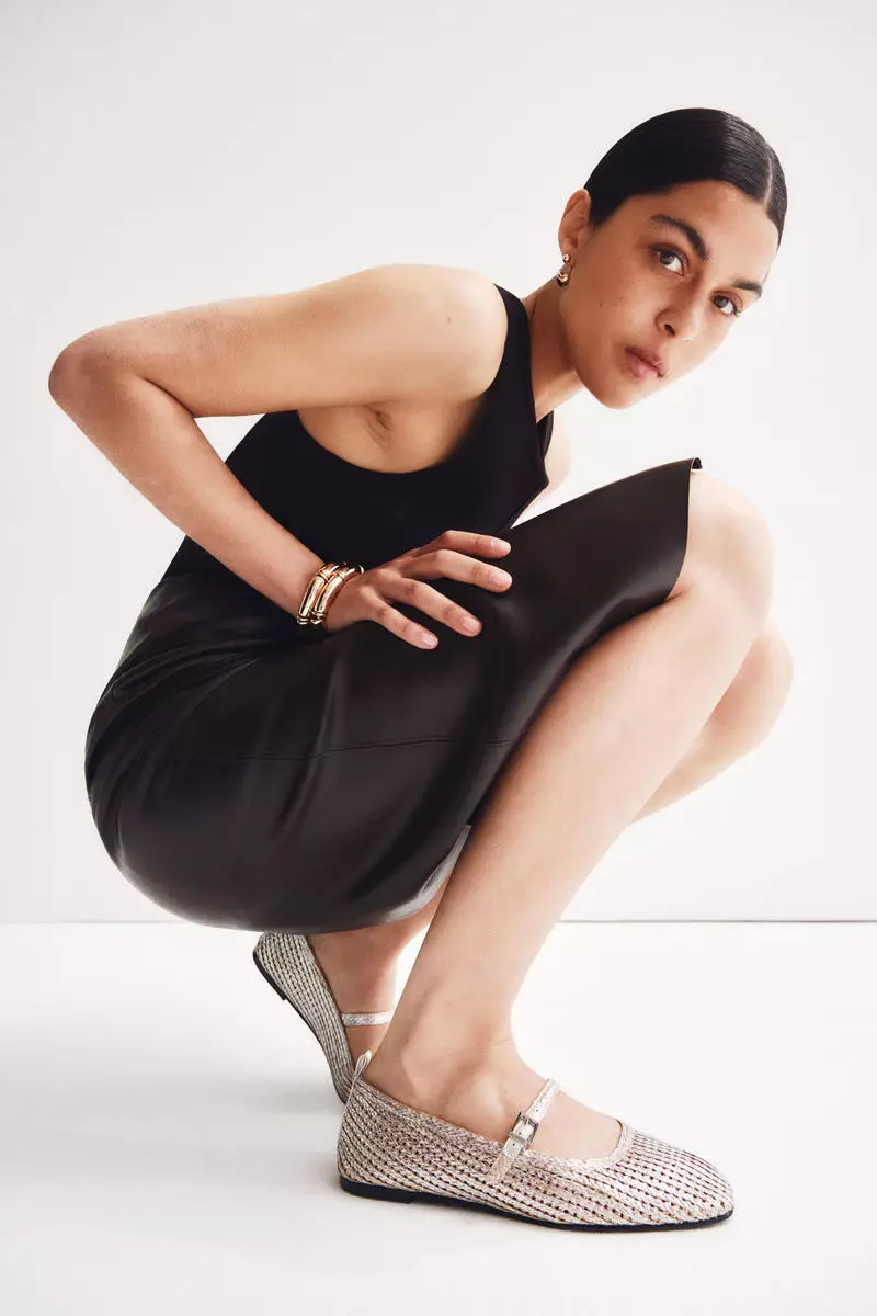 Discount on H&M  shoes - SKU: Straw Mary Janes