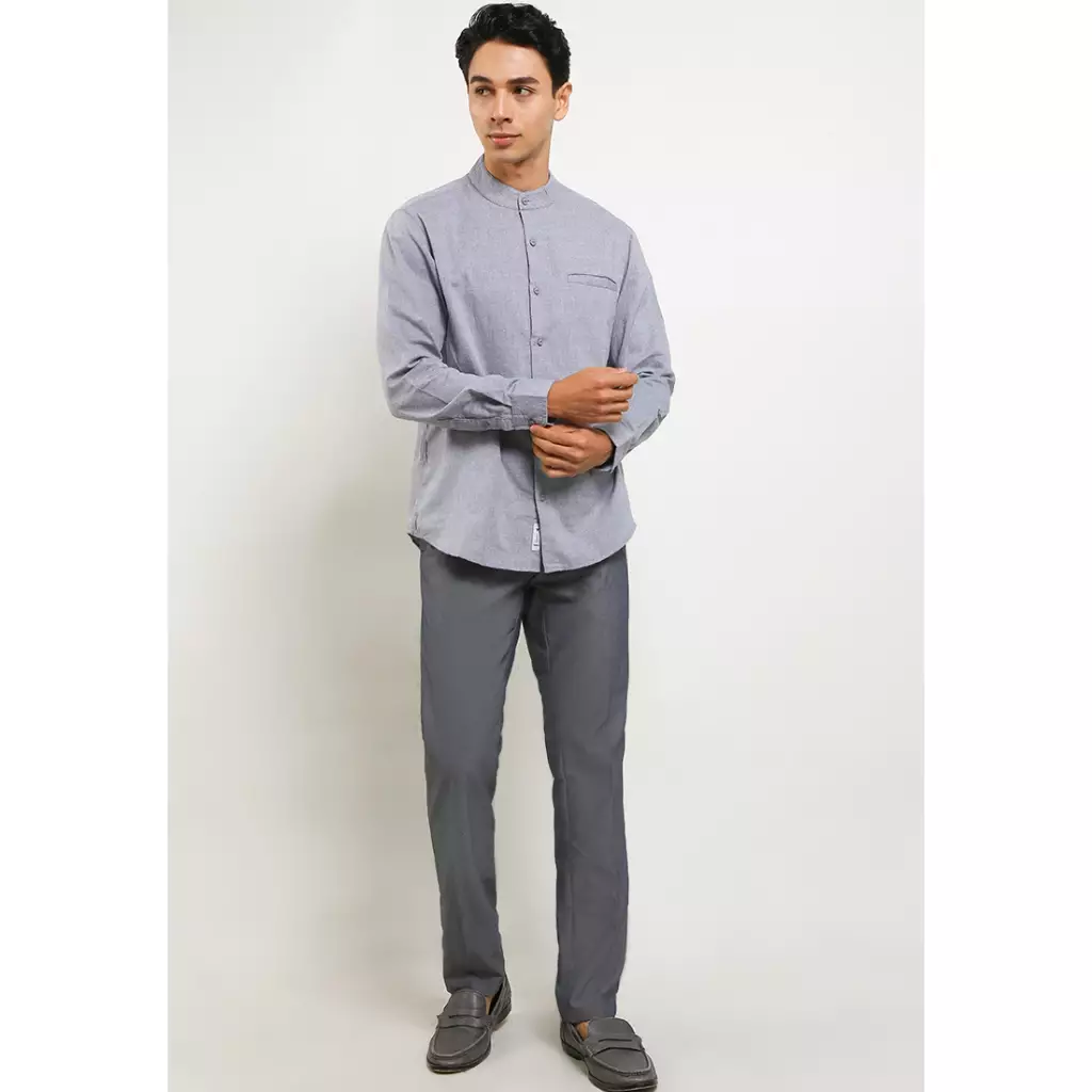 TRIPLE Kemeja Panjang Slim Fit (LS MC 420 01)