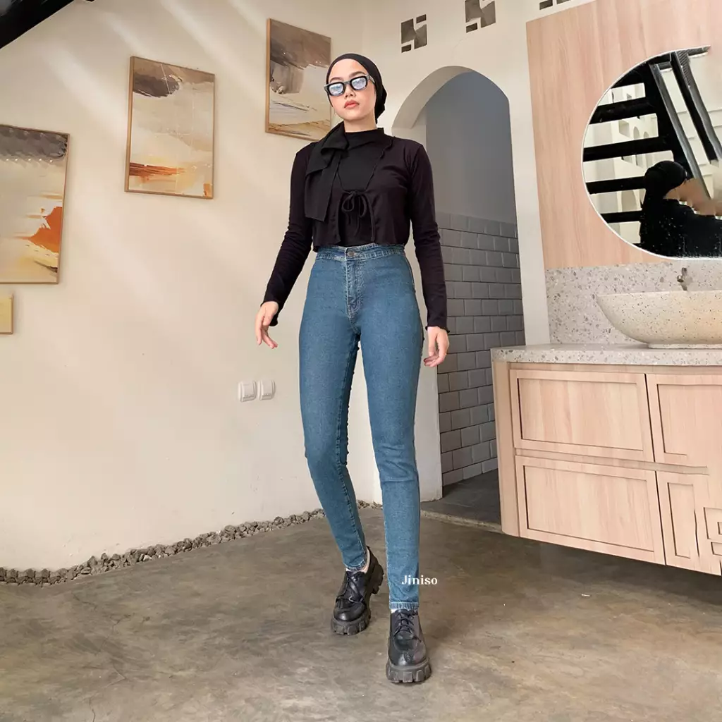 Highwaist Jeans 801 BODY GOAL