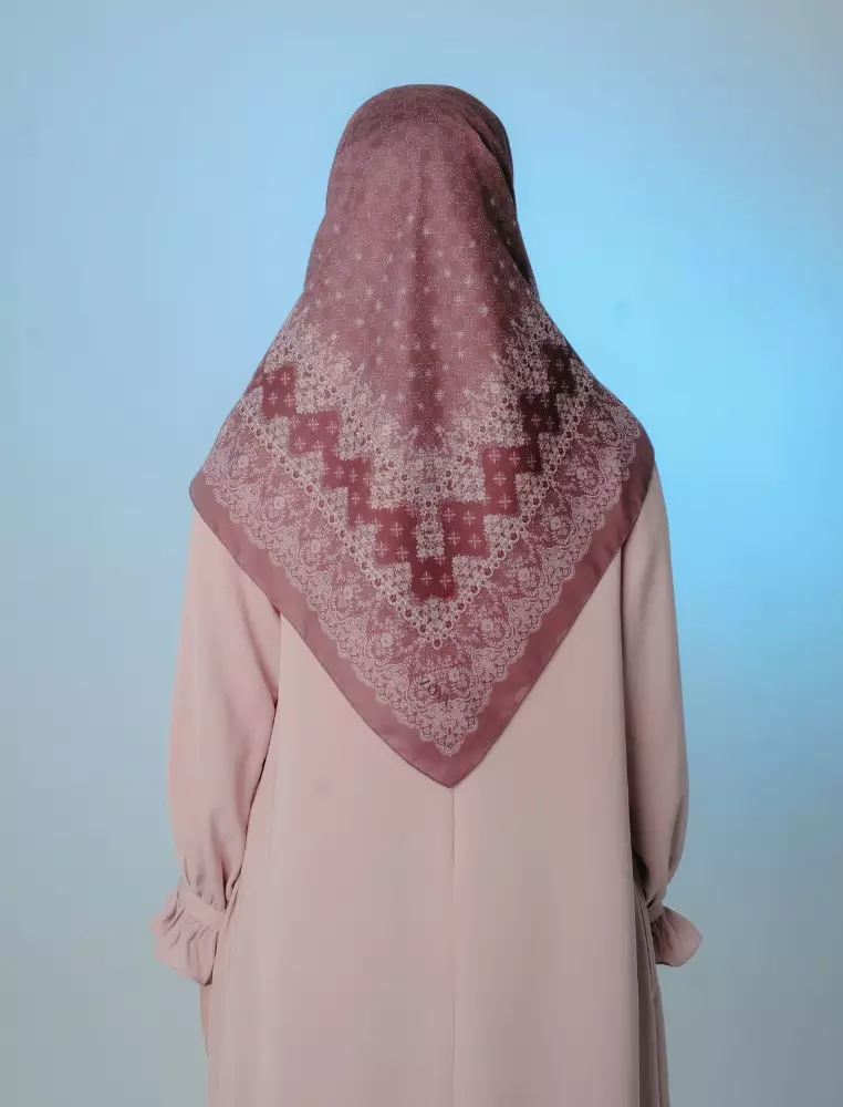 ZOLA Scarf Dark Brown - Kerudung Hijab Segiempat Motif With Pouch Ziplock - Bahan Poly Fine - Ukuran 110x110